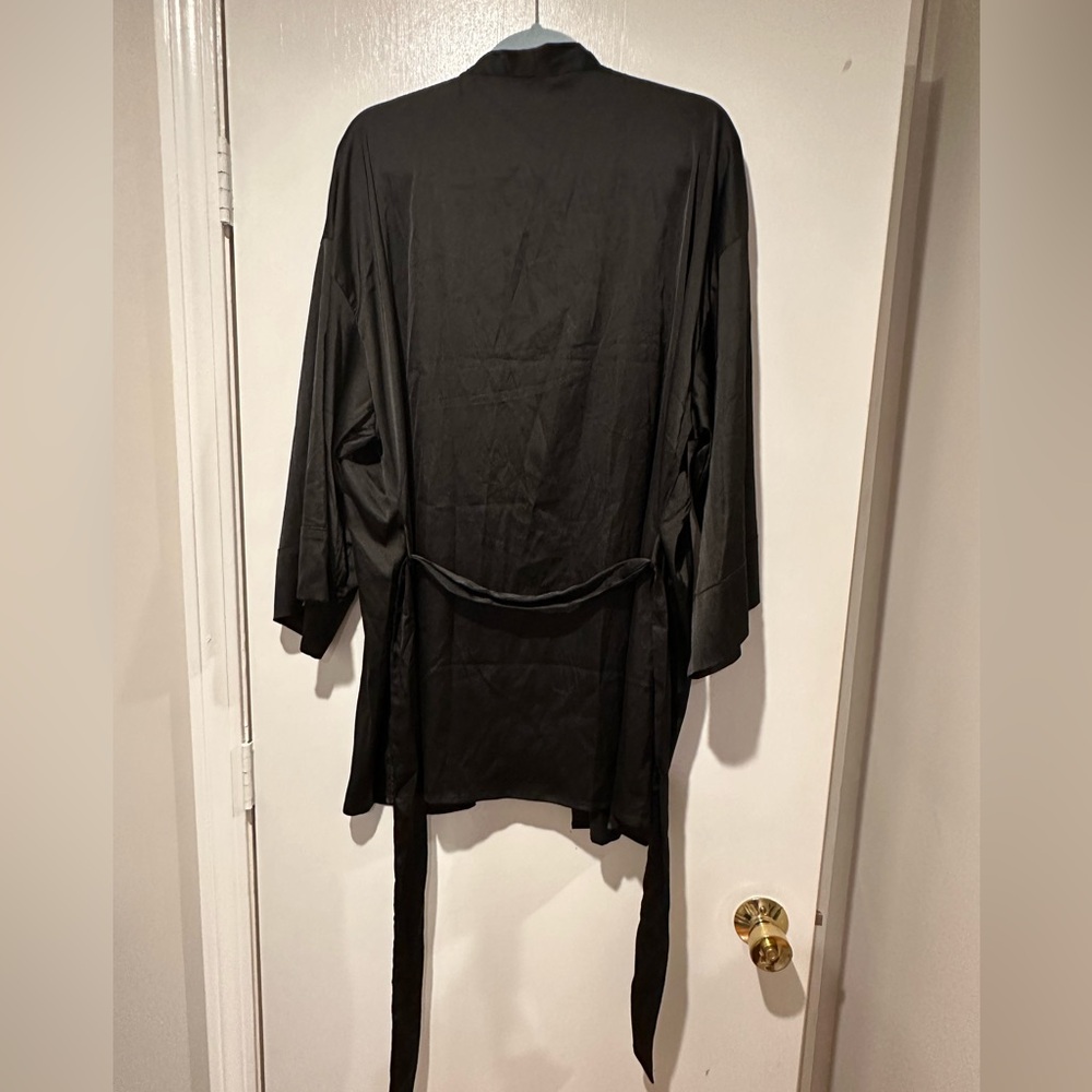 Lulu's Black Satin Lounge Robe - Picture 2 of 7